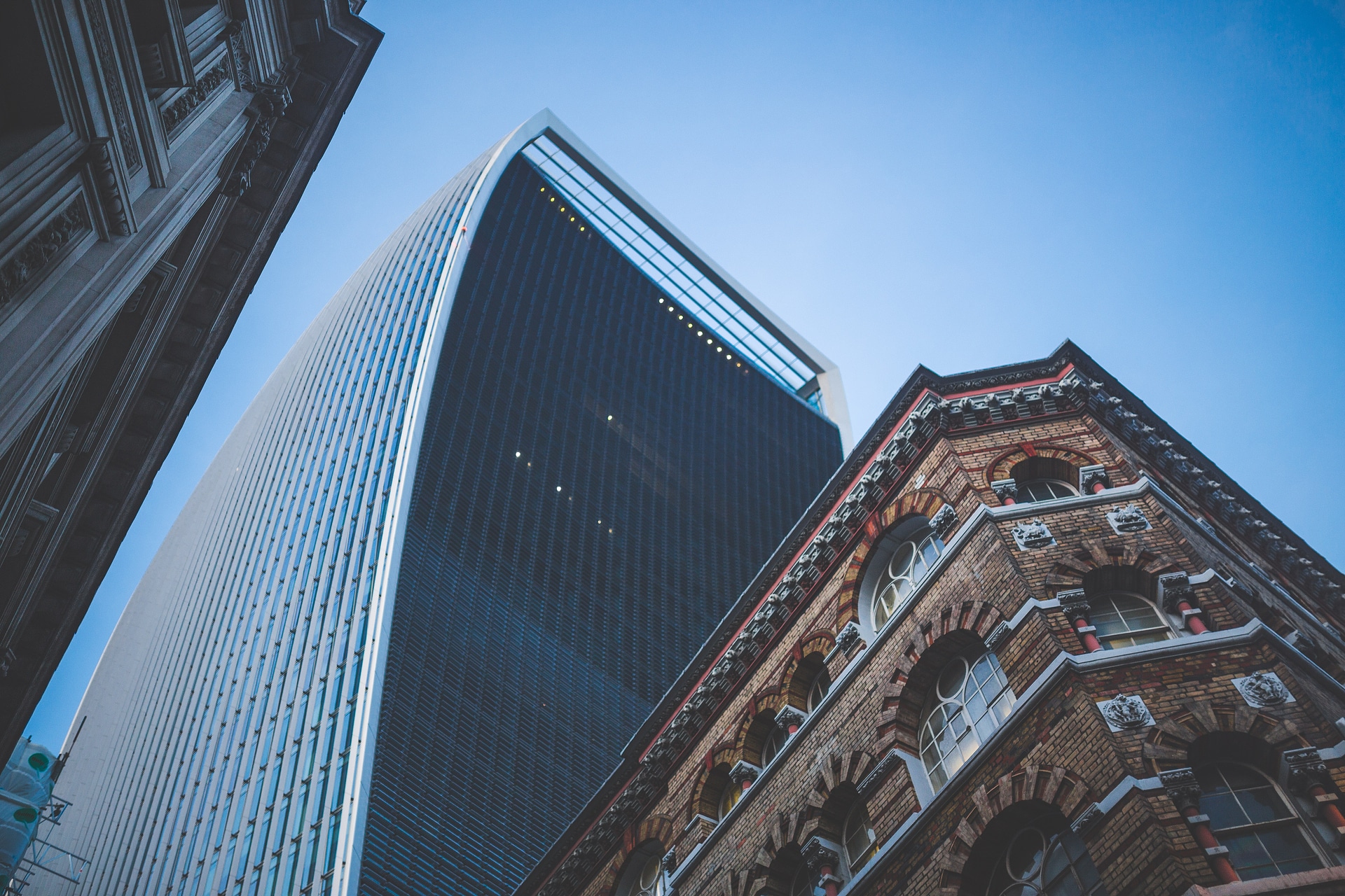 high-rise-building-downtown-photo-xl